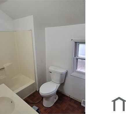 3rd image of 934 N Winnebago St
