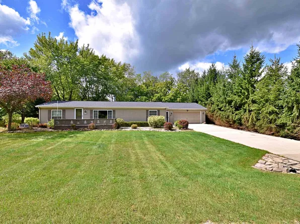 6138 Cedar Dr, Cadillac, MI 49601