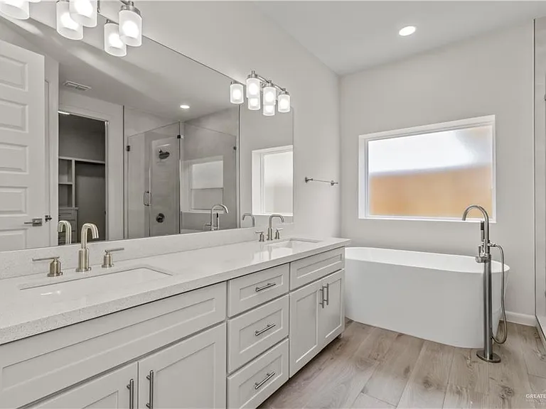 1915 Sunrise Ln — Photo 11