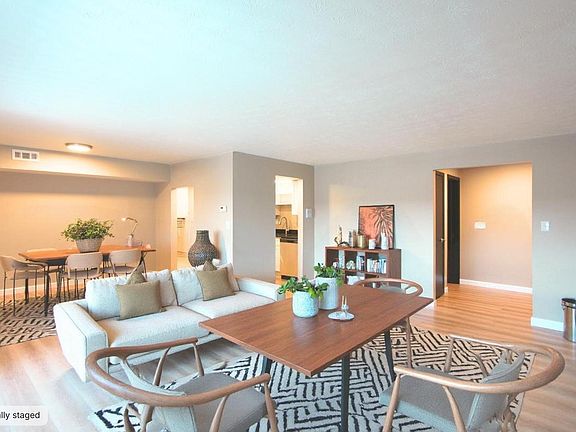 2nd image of 521-523 Kelly Ave #523F