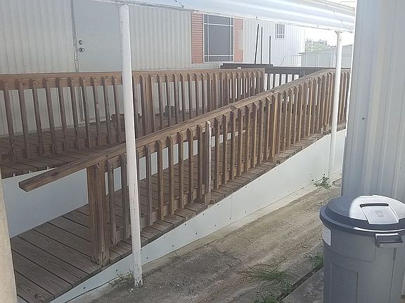 5th image of 105 Blossum Blvd