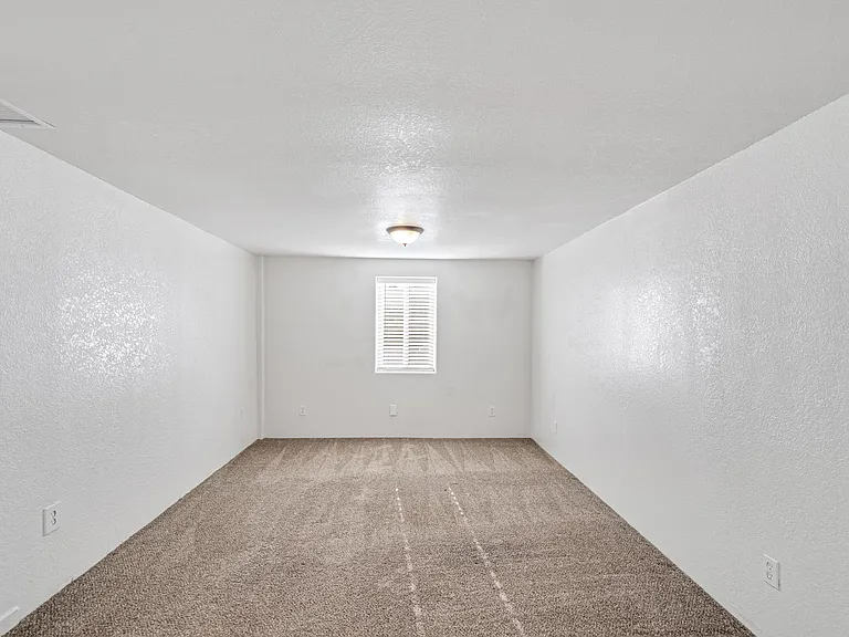 10177 Hawley Rd — Photo 42