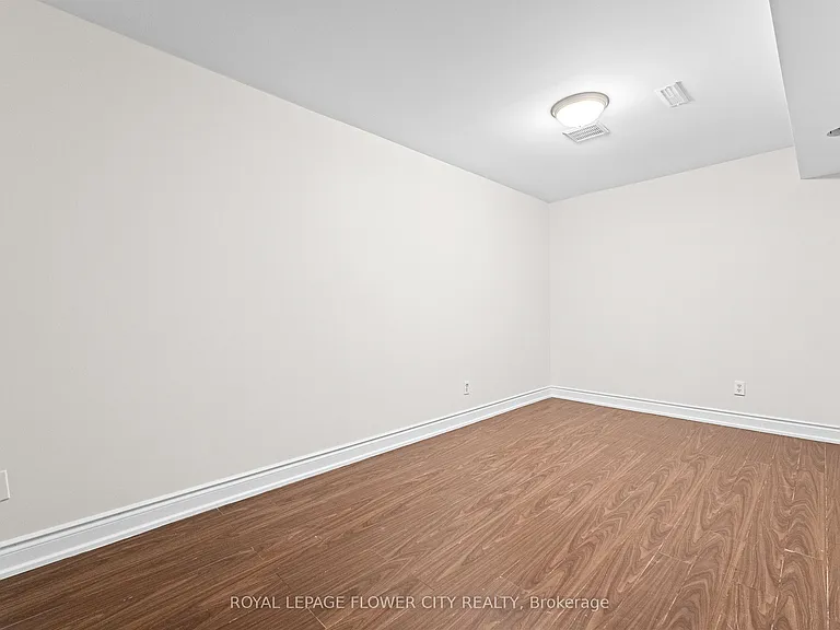 87 Tulip Dr — Photo 34