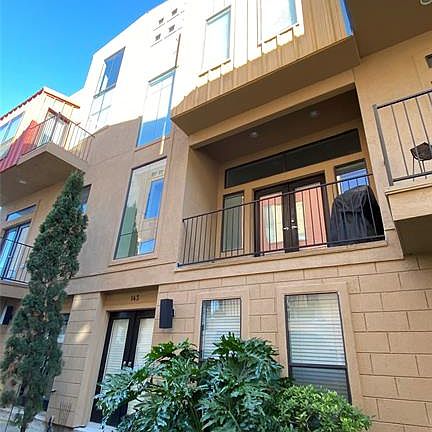 Modern Townhome in Rice Military Gated Community