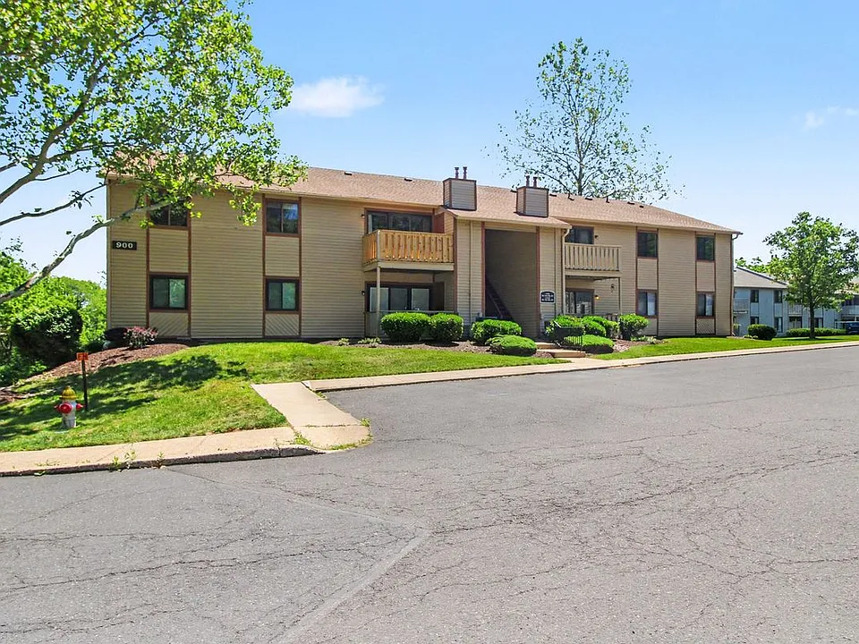 902 Dogwood Ct