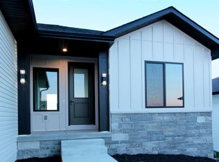 732 Middleton Ave, Lincoln, NE 68521