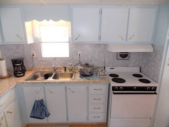 4th image of 4813 Rollins St
