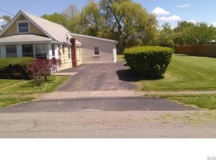 36 Crosby Ave, Lockport, NY 14094