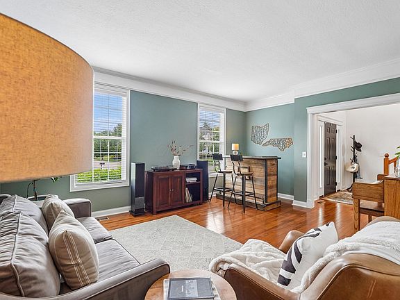 4th image of 5143 Stonhope Rd