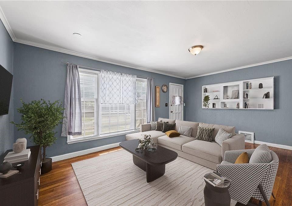 1st image of 4448 Booth St