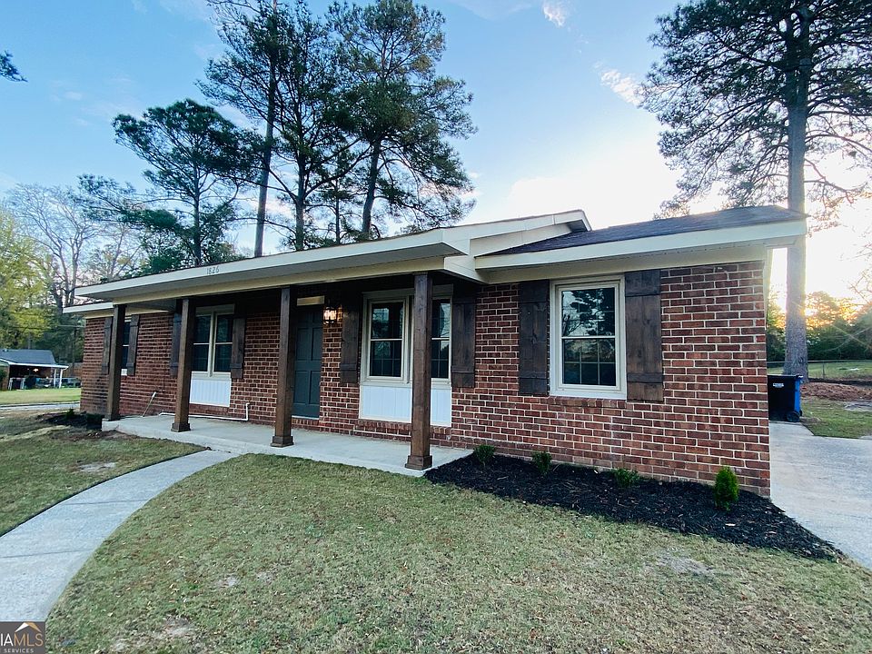 1st image of 1826 Woodhollow Dr