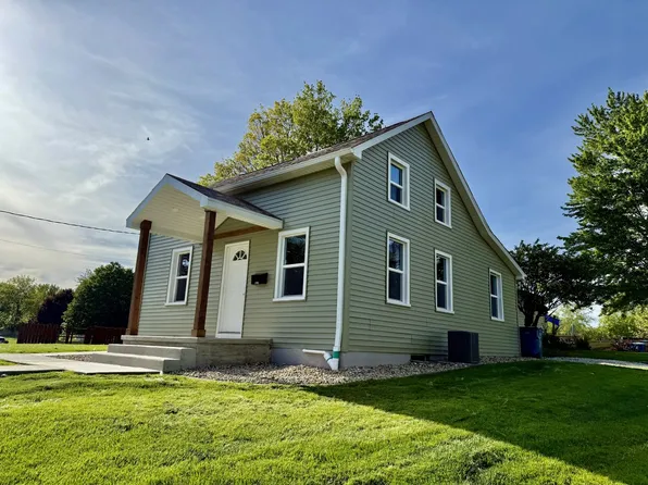 2703 Main St, Peru, IL 61354