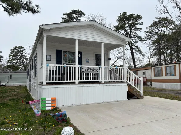 32 Beaver Avenue, Whiting, NJ 08759