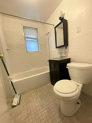 Rented by Bouklis Group | media 10