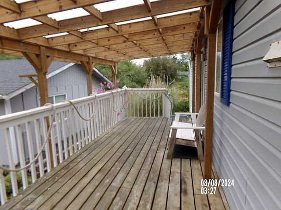 3rd image of 636 Duck Lake Dr NE