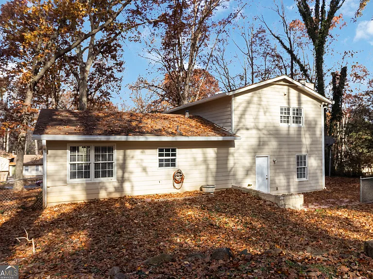 888 Chartley Dr — Photo 24