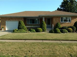 11 Pine Park, Buffalo, NY 14225