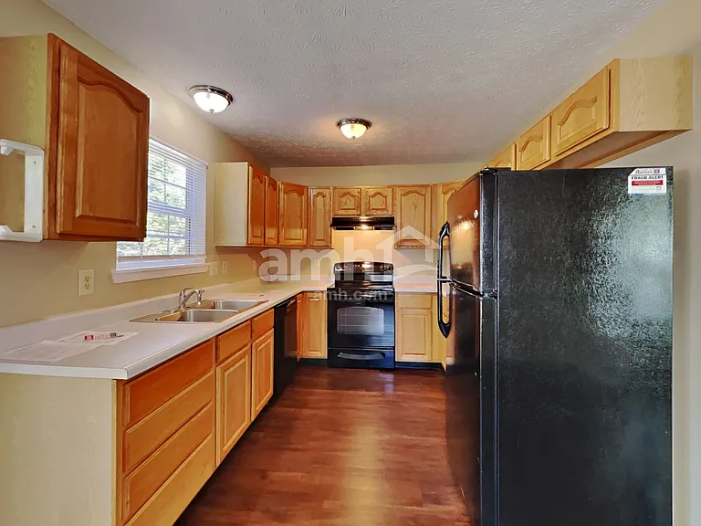 1610 Winding Creek Trl — Photo 4