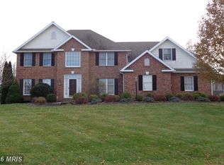 3166 Saint Andrews Dr, Chambersburg, PA