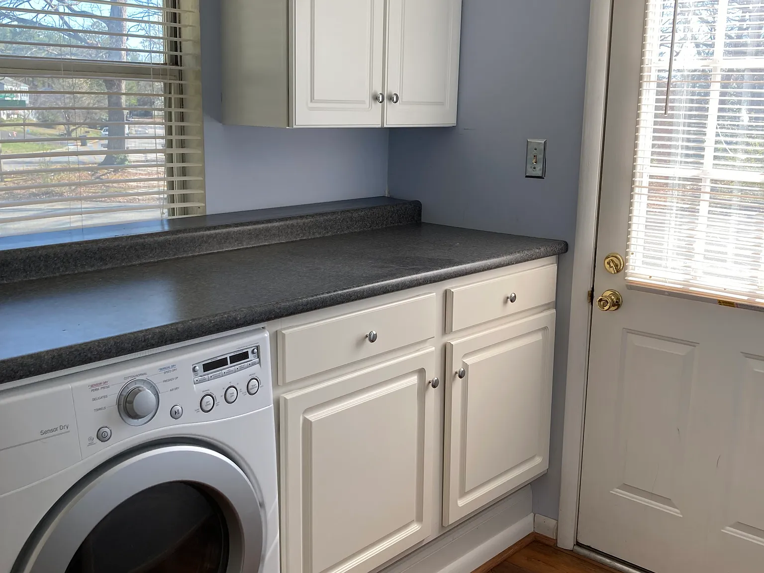 3 bed, 1.5 bath, 1333 sqft, $2,500 — Photo 4