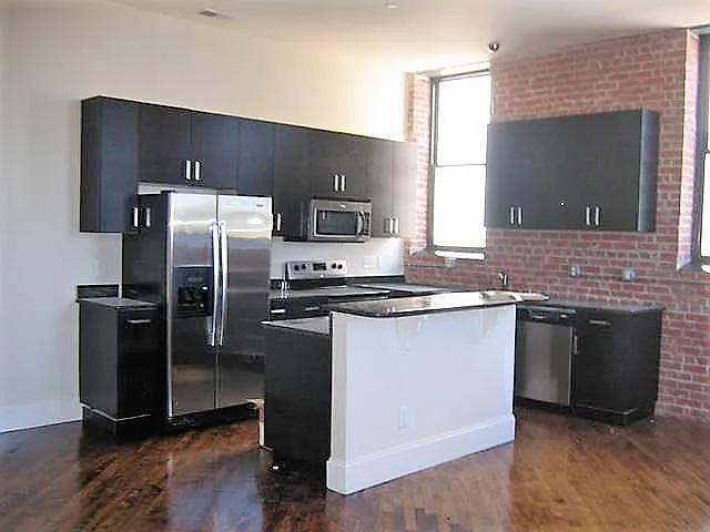 413 E Chapel Hill St #103 — Photo 2