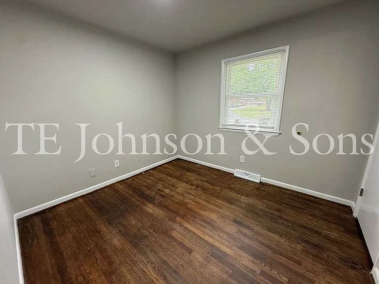 425 Cody Cir — Photo 15