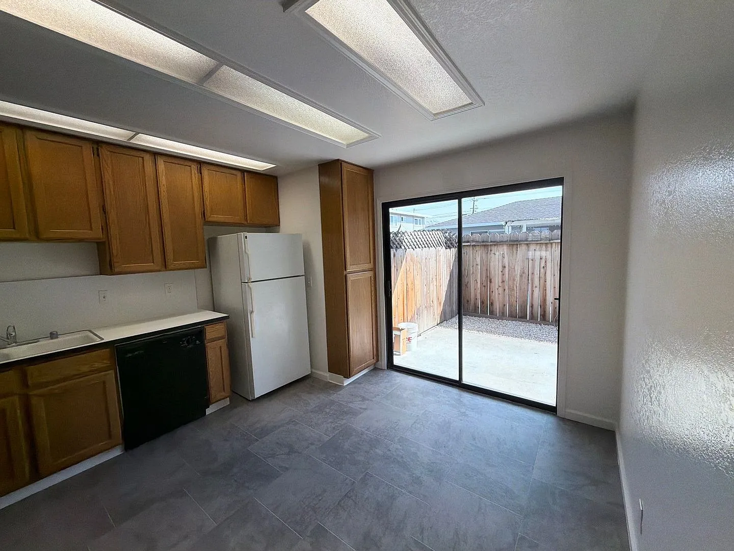 332 E. Romie Ln — Photo 4