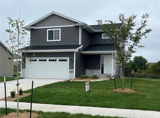 5347 Brook Landing Cir, Des Moines, IA 50317