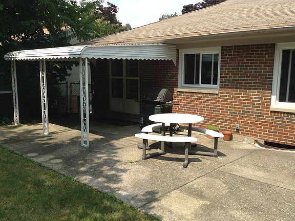 4th image of 23728 Glenhill Dr