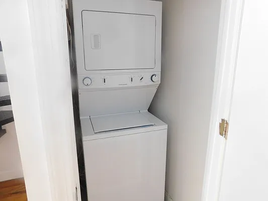 Rented by Compass | media 32