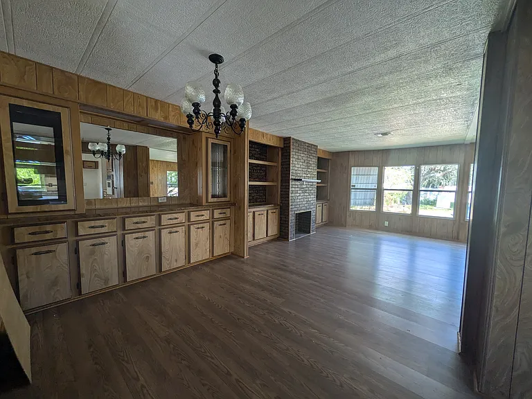 4517 Desoto Rd — Photo 6