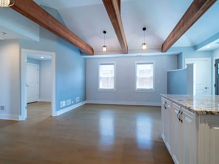 2537 Willow St — Photo 5