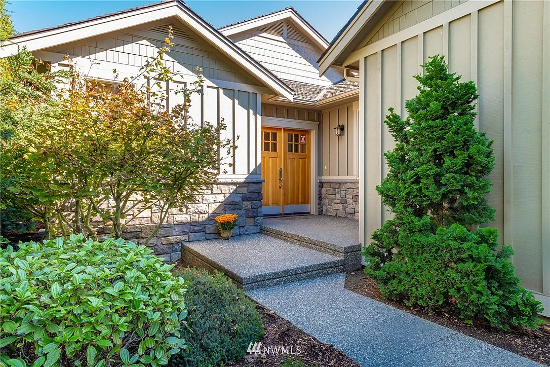 9002 Gleneagle Drive #9 photo 1