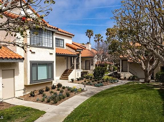 3rd image of 1954 San Tropez Cir
