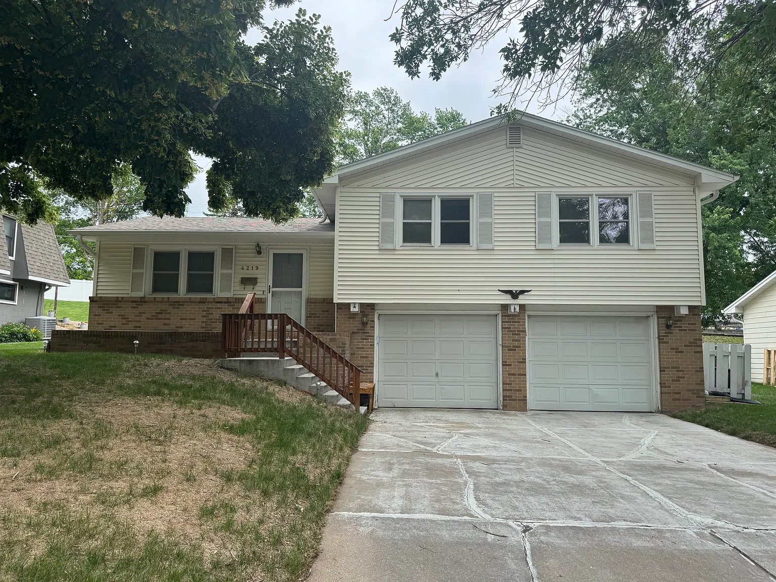 3 bed, 2.5 bath, 2020 sqft, $2,300 — Photo 1