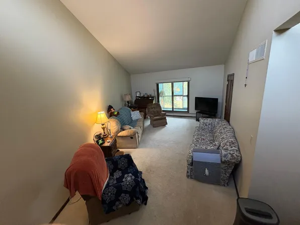2680 Oxford St N APT 140, Roseville, MN 55113