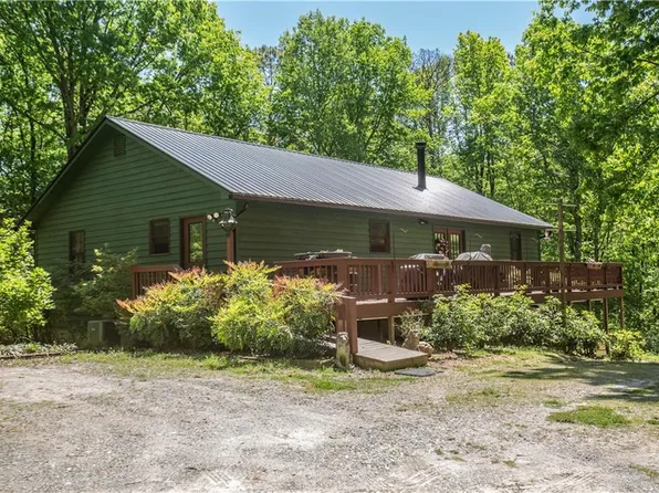 180 Orchard Ln #3, Talking Rock, GA 30175