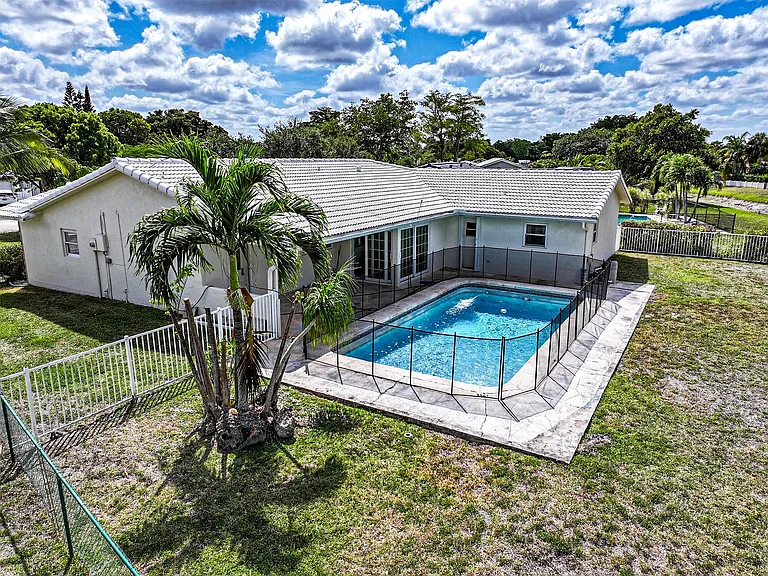 1329 NW 84th Dr — Photo 26
