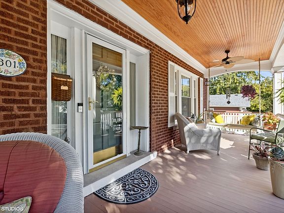 3rd image of 601 N Waiola Ave