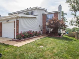 328 Fox Village Ct, Ballwin, MO 63021