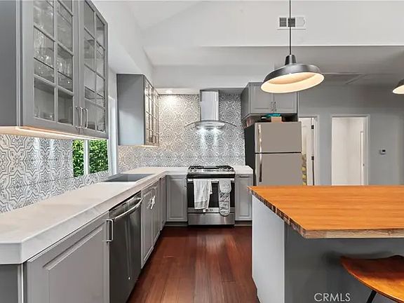5th image of 1132 1/2 N Avenue 56