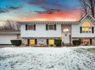 10040 Pierce Ct, Crown Point, IN 46307