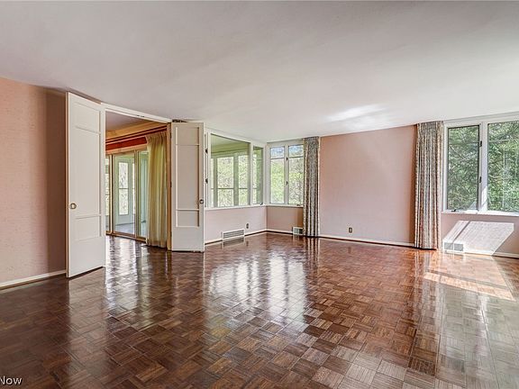 3rd image of 80 Mill Hollow Dr