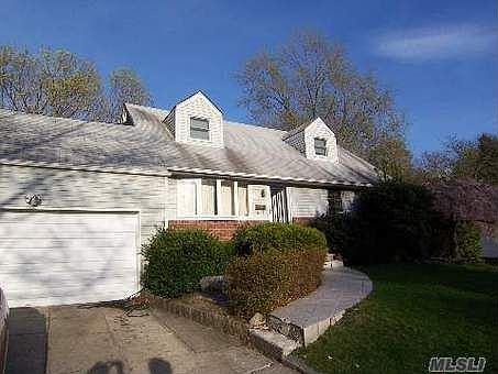 1st image of 125 1st Ave