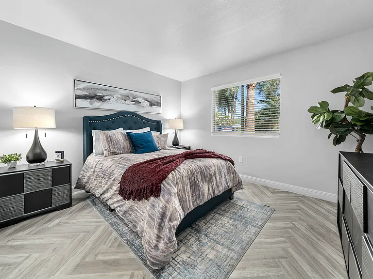 District 5800 Apartment Homes — Photo 7