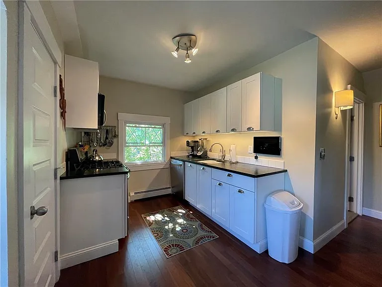 276 George St #4 — Photo 8