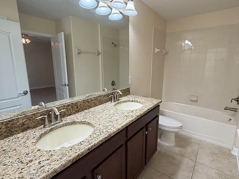 15171 Bridgewater Crossings Blvd — Photo 17