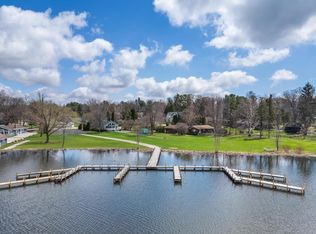 413 Strauss unit 4 Avenue, Green Lake, WI 54941