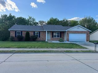 117 N Cedar Bluff Dr, Valmeyer, IL 62295
