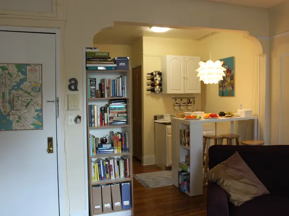 290 Clinton Street image 2 of 5